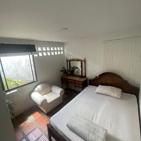 Hostal Casa Las Tias Medellín Extérieur photo